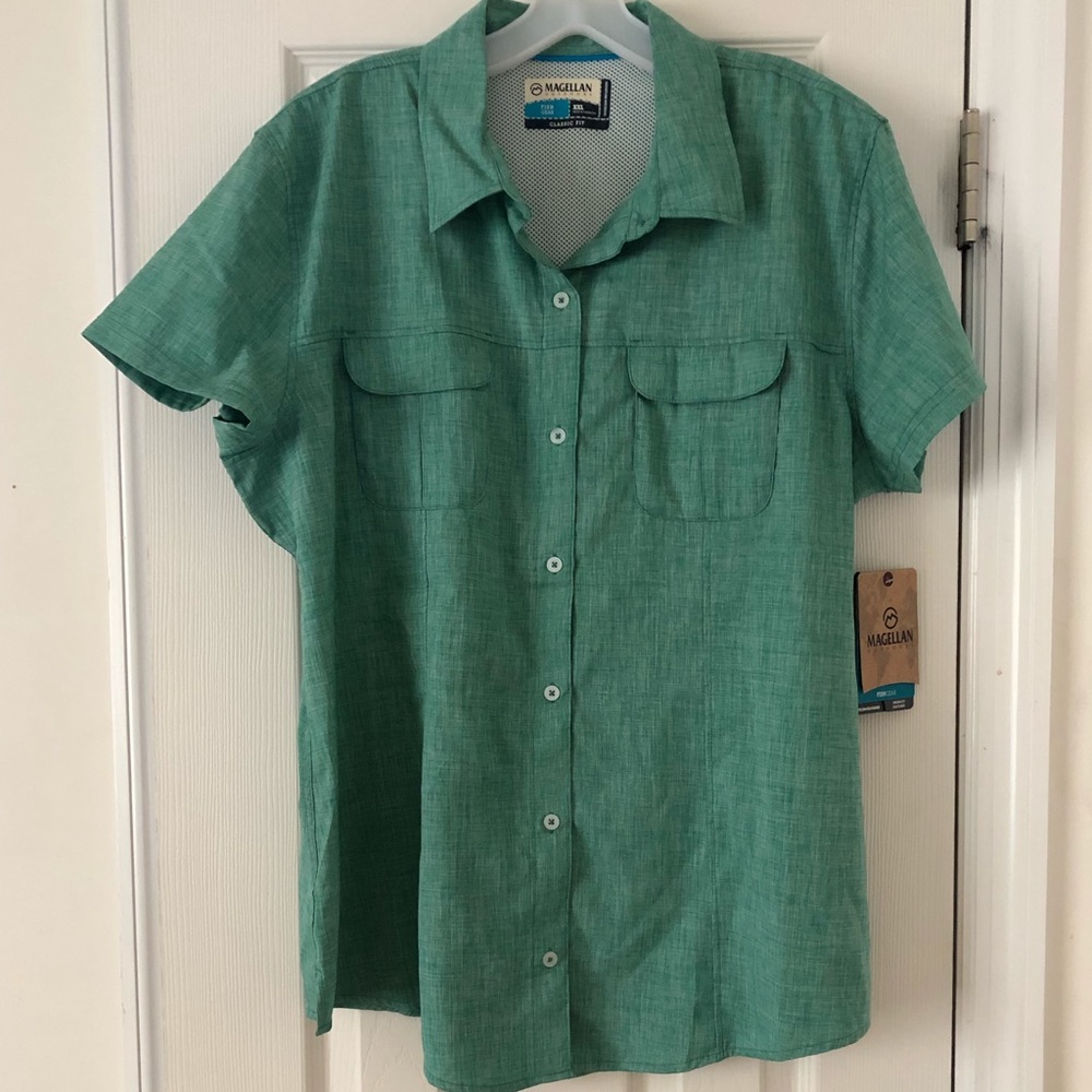 Women’s Magellan Outdoors Sun Shirt Size XXL